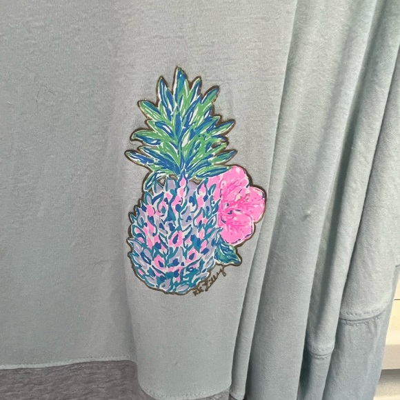 Lilly Pulitzer Ling sleeve Tee - Picture 4 of 5